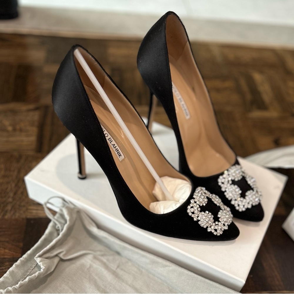 Manolo Blahnik - Hangisi size 39.5